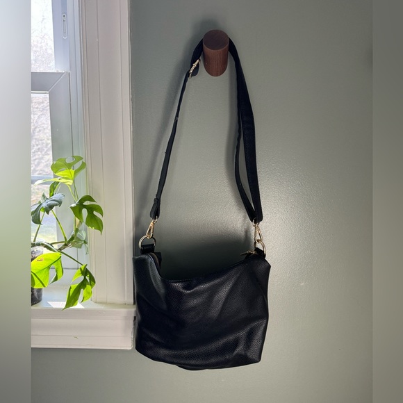 BCBG Crossbody/ Over Shoulder bag - Picture 2 of 3